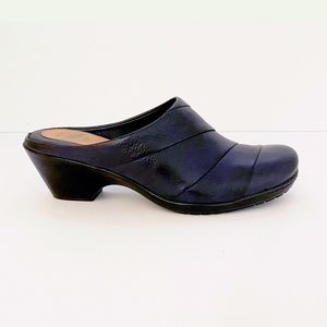 Nuture Swift Women's Shoes Size 8M Navy Slip On Mid Height Mules Leather Uppers